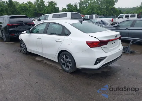 2021 Kia Forte Lxs из США, поврежденный, VIN 3KPF24AD5ME405958